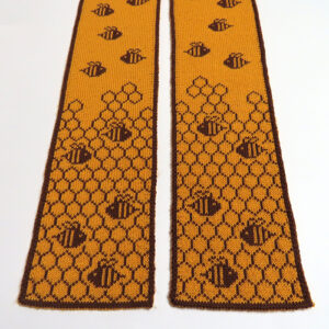 Buzzy Bees Scarf